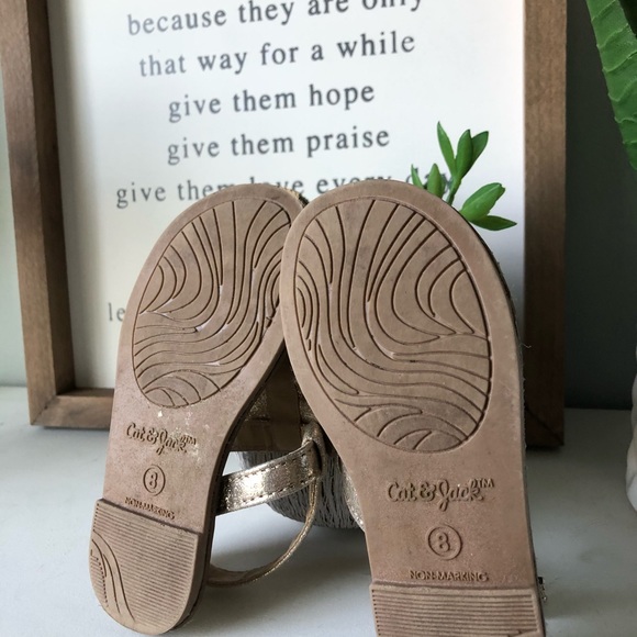 Girls Cat & Jack Sandals - Picture 3 of 3